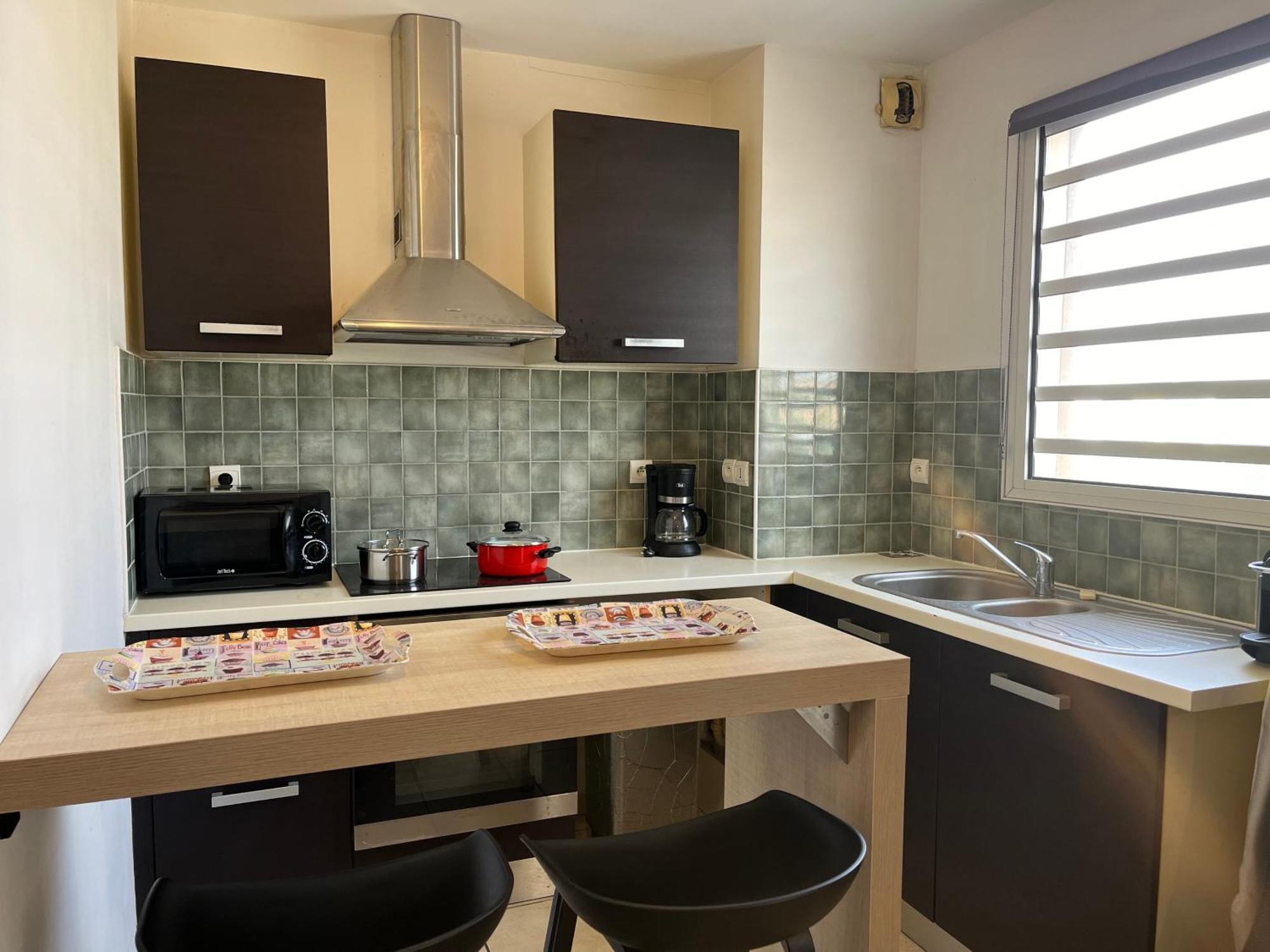 Les Balcons Du Theatre Apartment แซ็งต์-จีลส์-เลส์-แบ็งส์ ภายนอก รูปภาพ