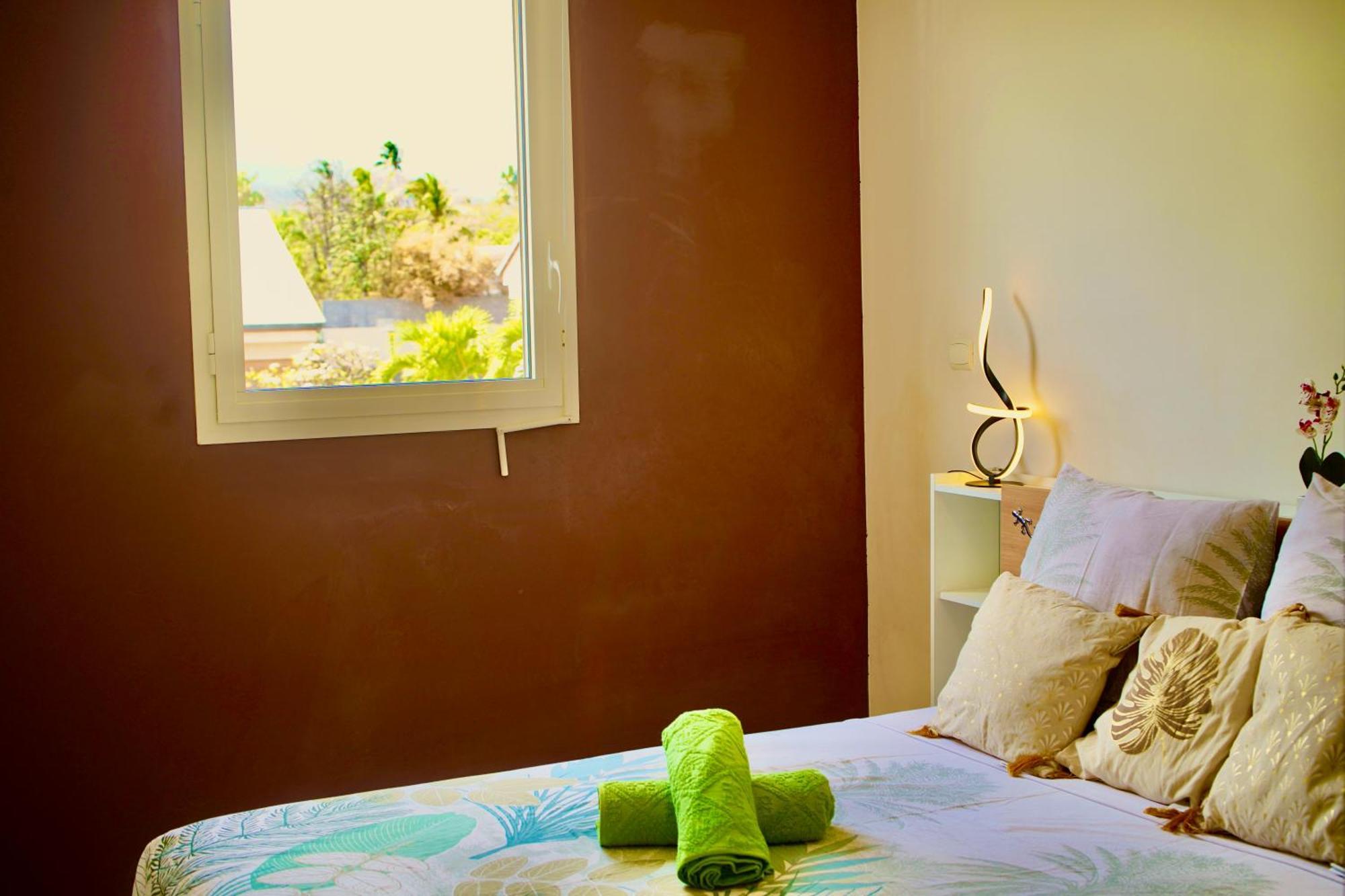 Les Balcons Du Theatre Apartment แซ็งต์-จีลส์-เลส์-แบ็งส์ ภายนอก รูปภาพ